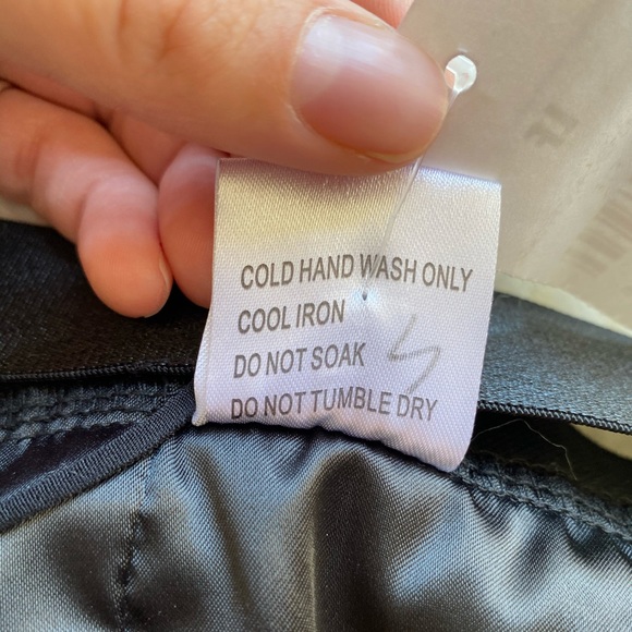 LF✨ || NWT flower embroidered bralette - Picture 6 of 7